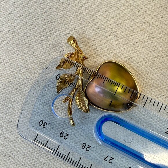 Sarah Coventry Golden Glowing Glass Apple Brooch Gold Tone Marked Vintage MCM - Picture 4 of 9